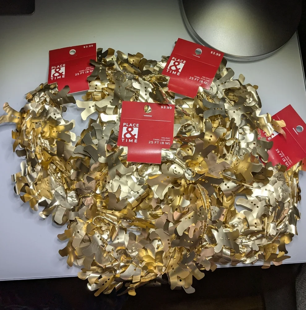 4 Gingerbread Men Gold Foil Garland 4 Strands